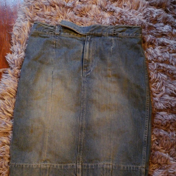 Denim skirt - Picture 2 of 3